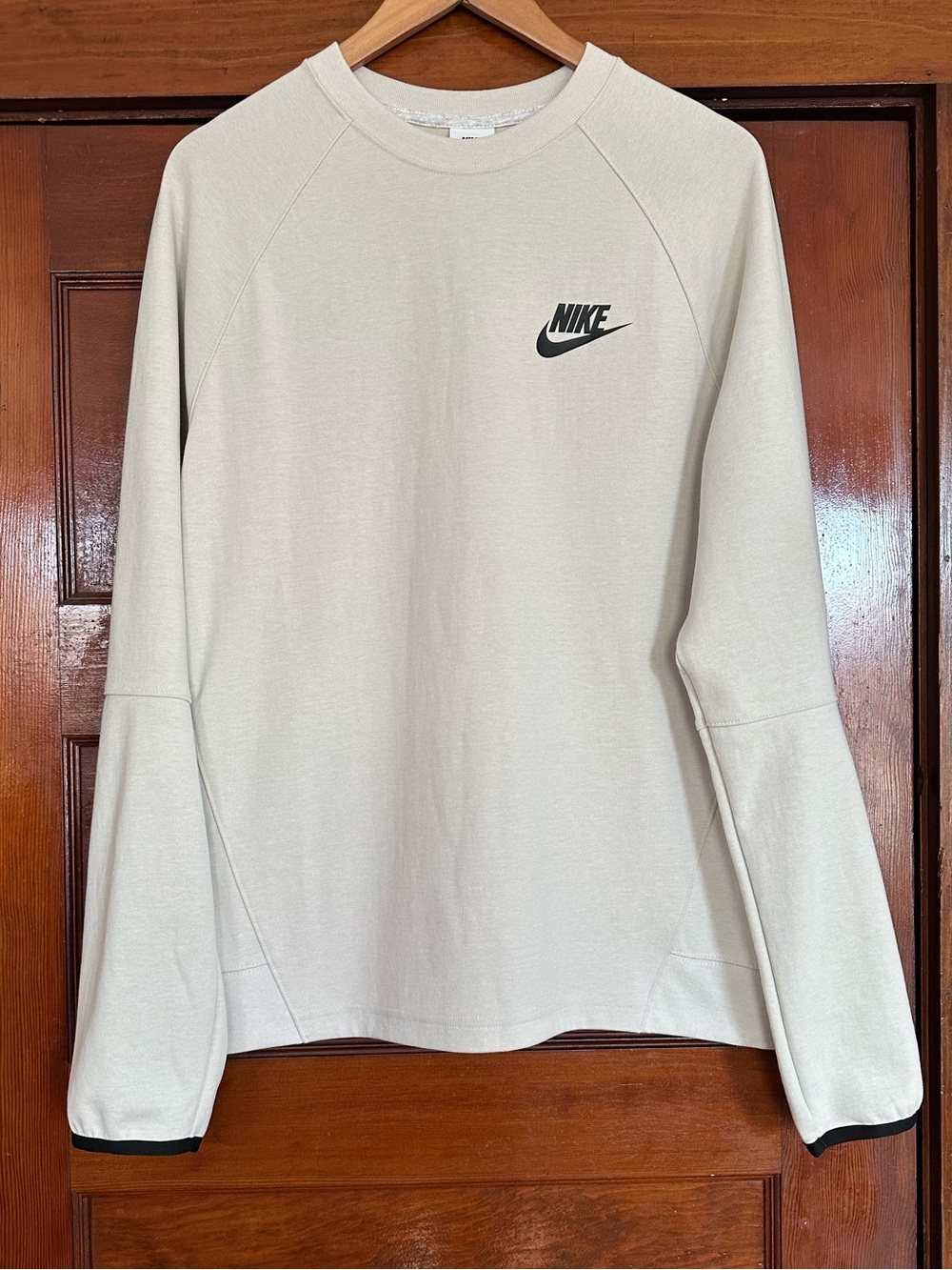 Nike Tech Fleece Crew Neck Pullover Sweatshirt Sz Medium Beige Athleisure Sporty